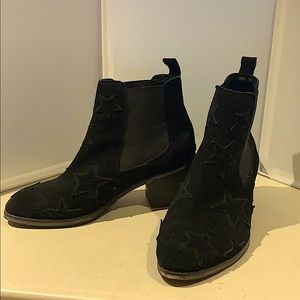 STARY BLACK BOOTS!